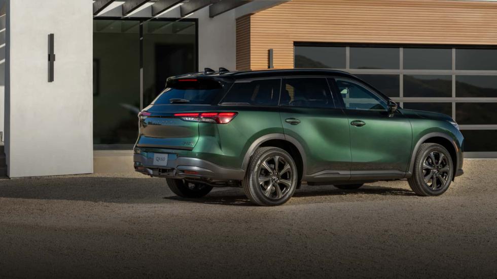To Infiniti QX60 ανανεώθηκε και απέκτησε έκδοση Sport